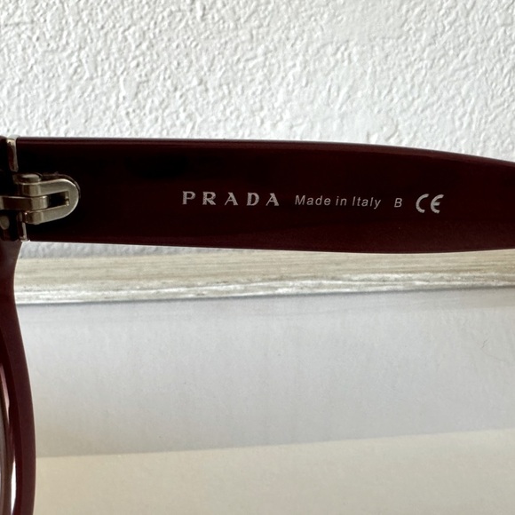 PRADA PR 18RS UAN0A6 - OPAL BORDEAUX. Sunglasses. Authentic - Picture 4 of 5